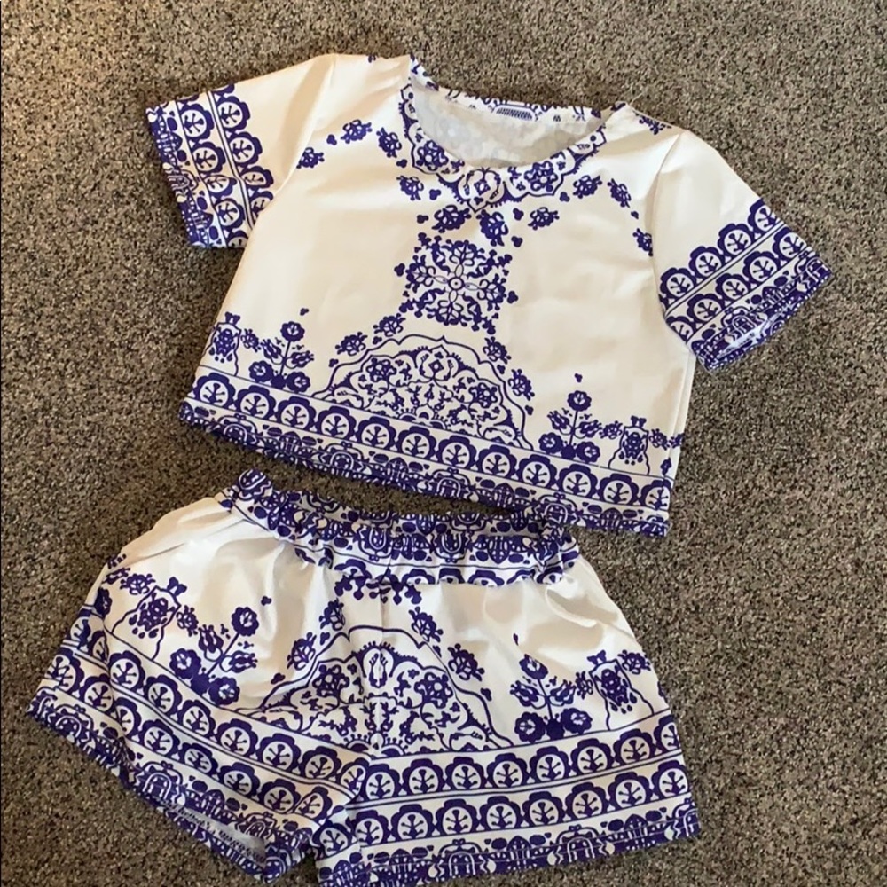 Two piece set